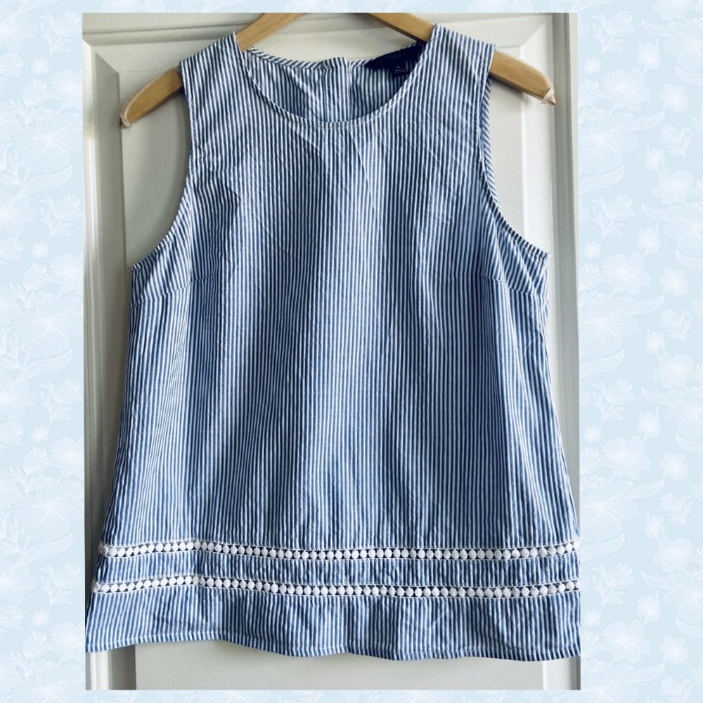 Banana Republic Sleeveless Seersucker Top Size Small
